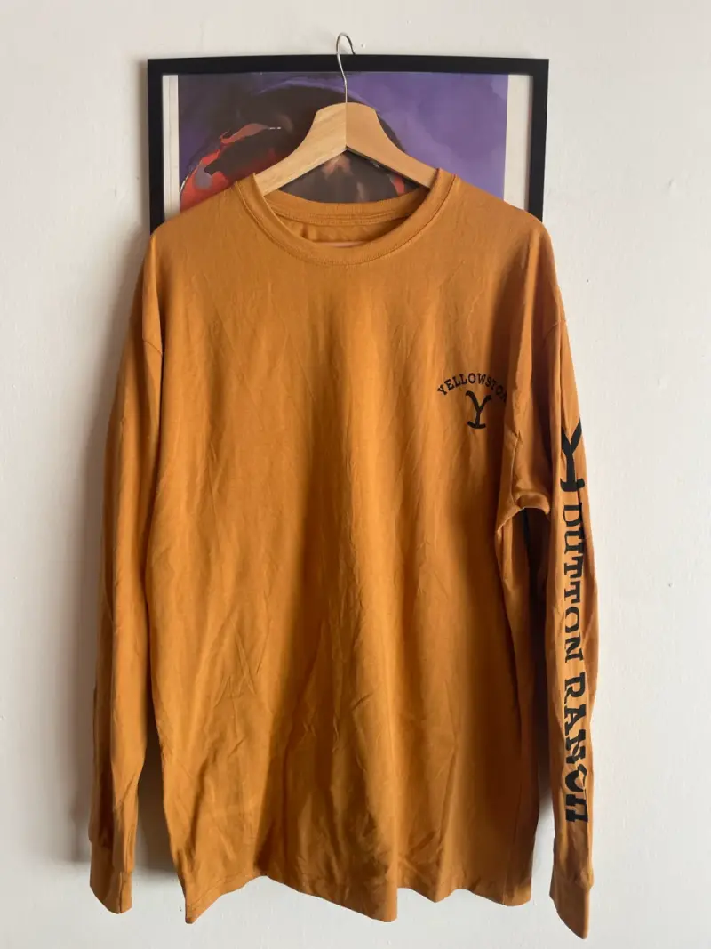 Polera manga larga amarilla Yellowstone