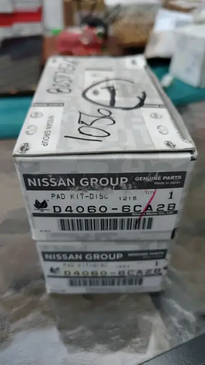 Kit de pastillas de freno Nissan original - miniatura 2