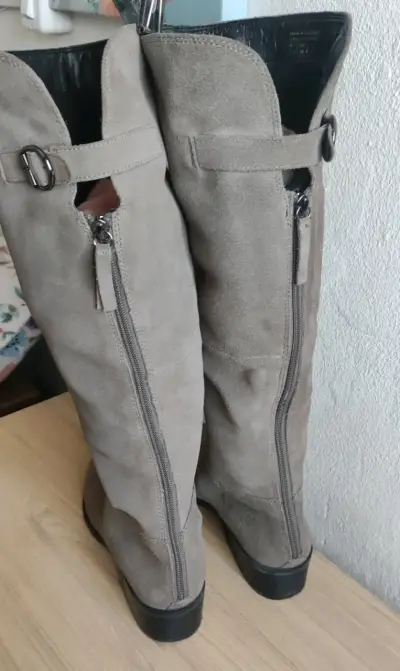Botas altas de gamuza gris - miniatura 3