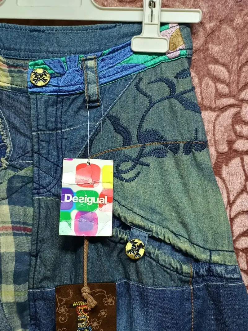Pantalones Bombachos Desigual de Mezclilla - 3