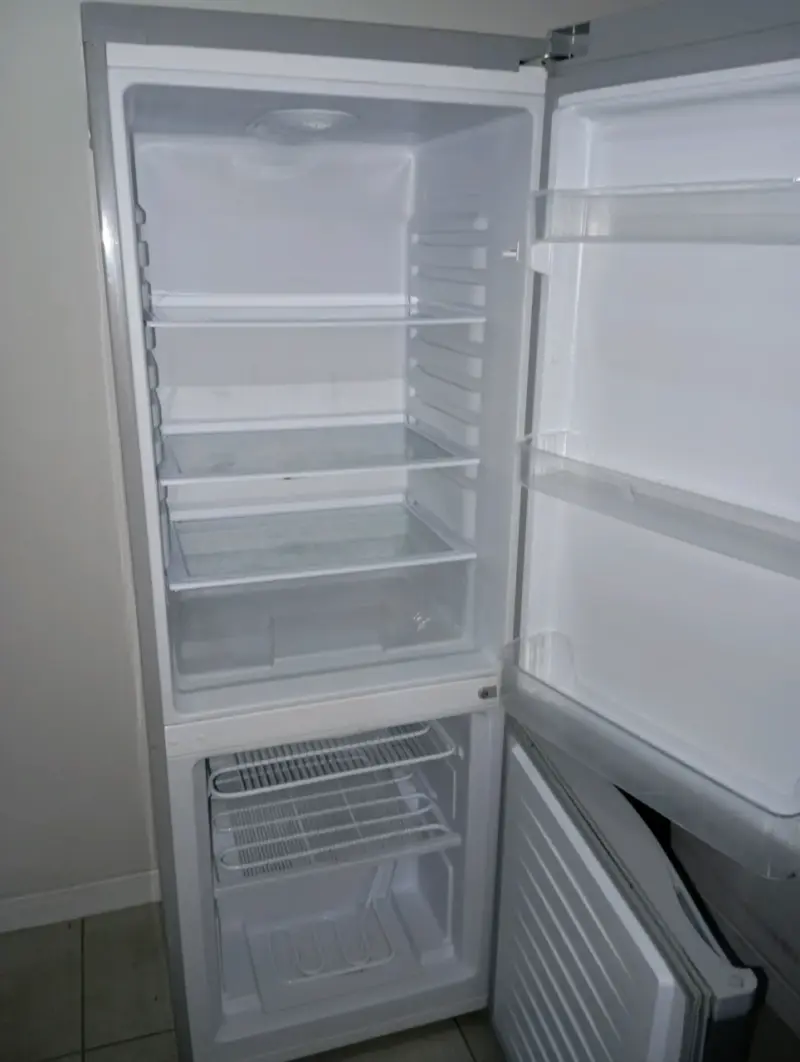 Refrigerador Sindelen de acero inoxidable - 2