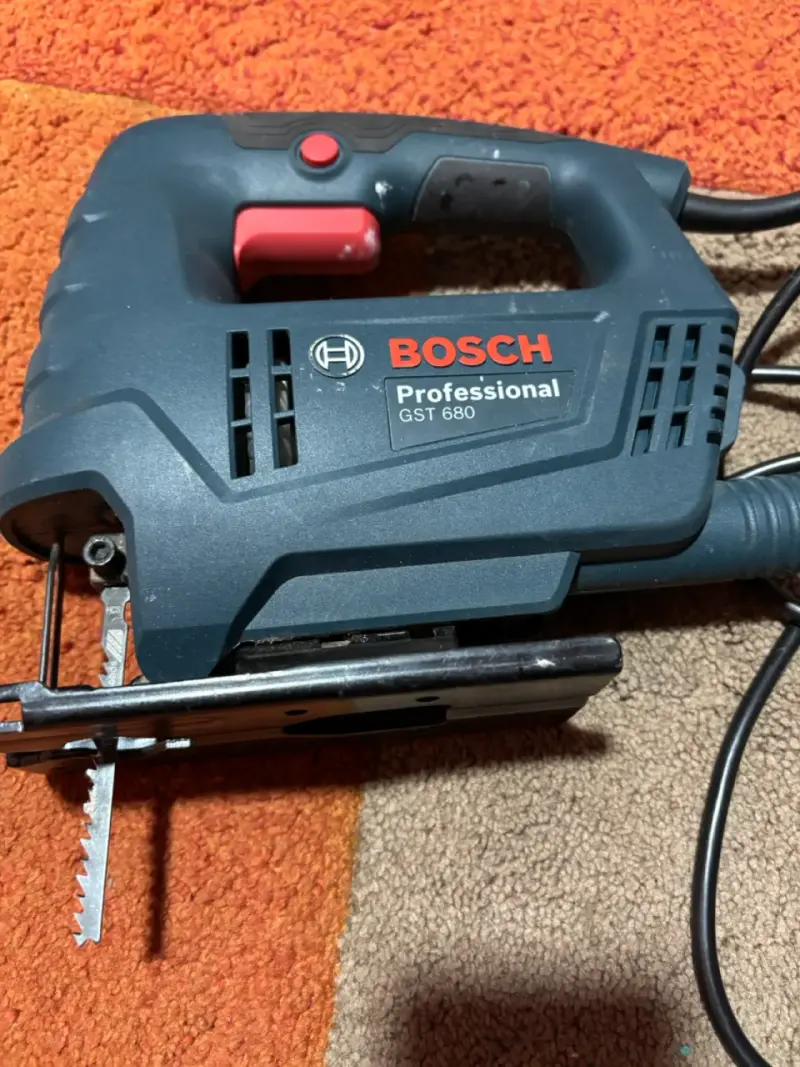 Sierra caladora Bosch Professional GST 680 - 2