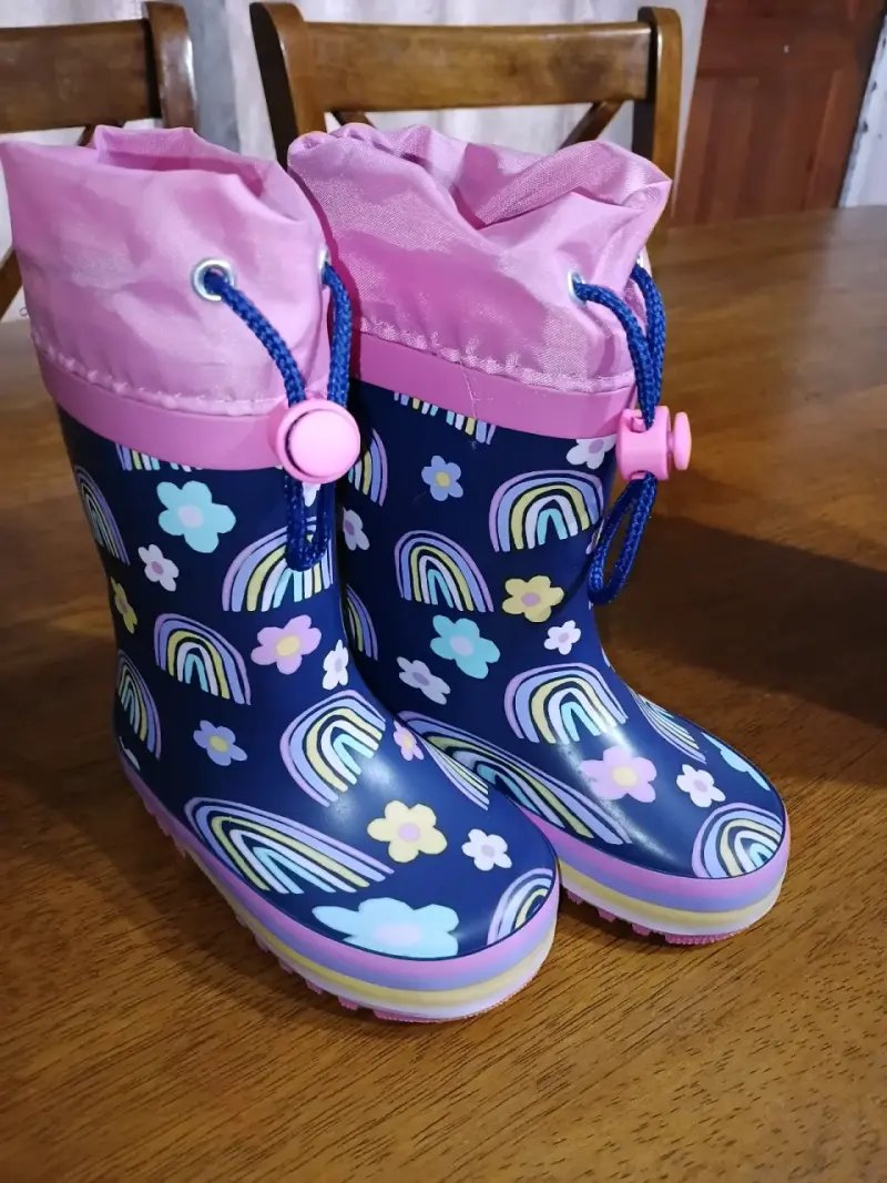 Botas de lluvia infantiles con arcoíris - 1