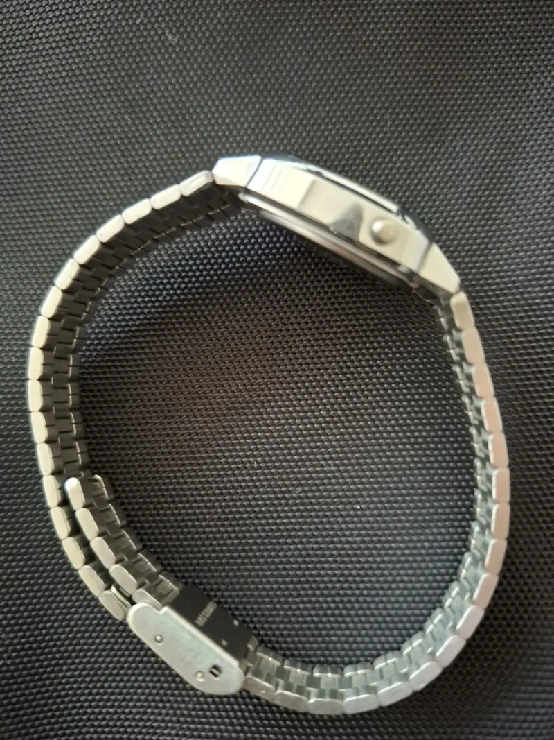 Reloj Casio LA670W acero inoxidable. - 4
