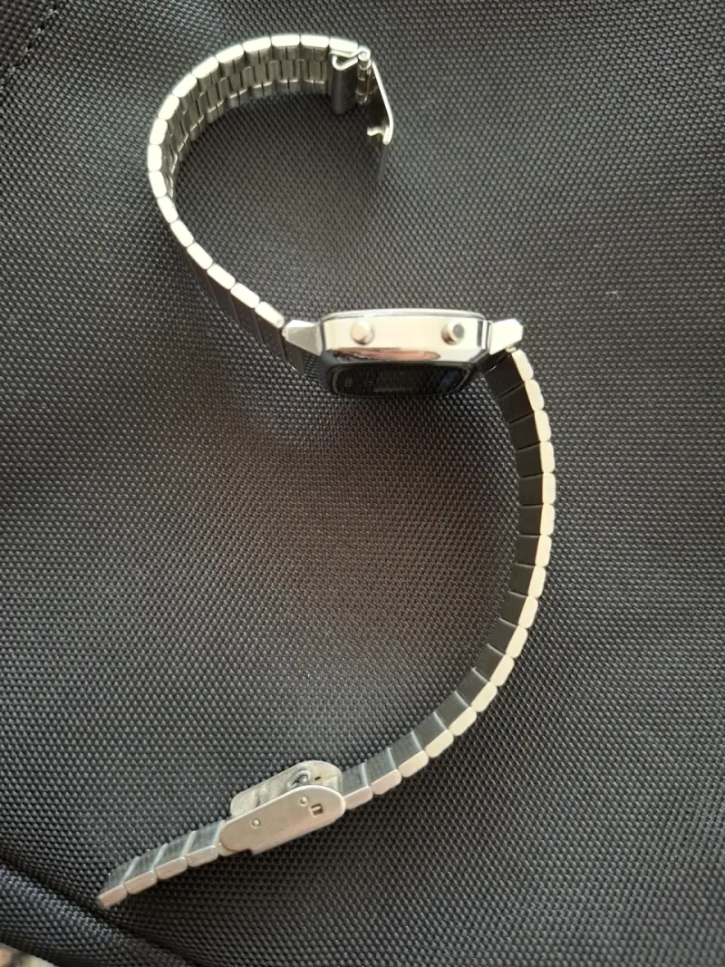 Reloj Casio LA670W acero inoxidable. - 5