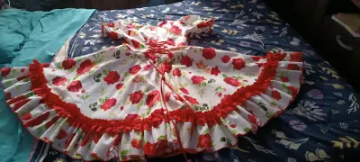 Vestido folclórico con estampado floral - miniatura 1