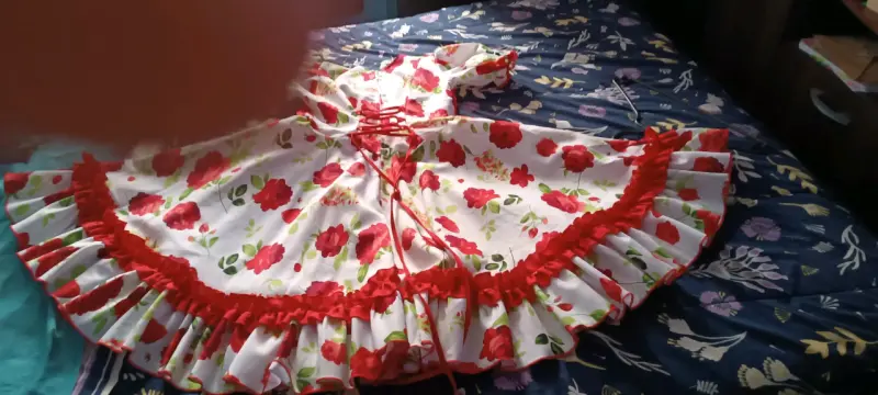 Vestido folclórico con estampado floral - 2