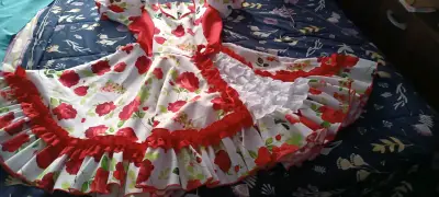 Vestido folclórico con estampado floral - miniatura 3