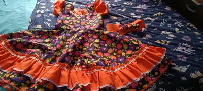 Vestido folclórico infantil con estampado floral - miniatura 3