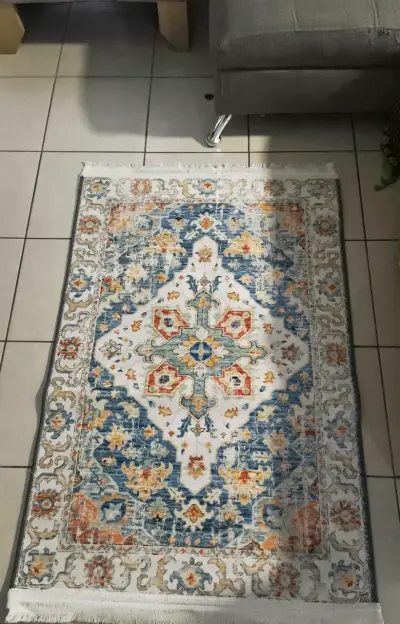 Alfombra persa azul y blanca - miniatura 2