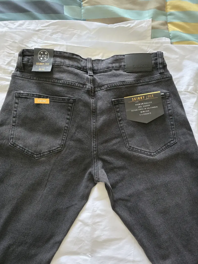 Jeans negros skinny fit para hombre - 4