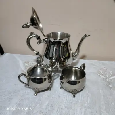 Juego de té de plata vintage con detalles ornamentales - miniatura 2