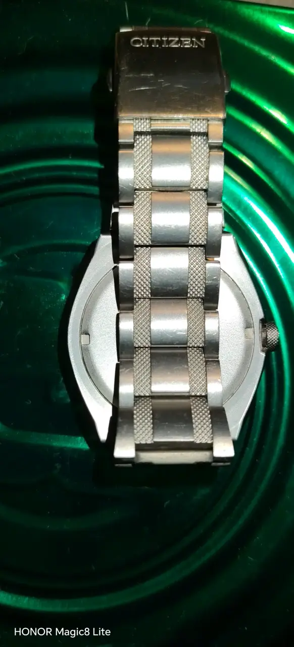 Reloj Citizen Eco-Drive de titanio - 2