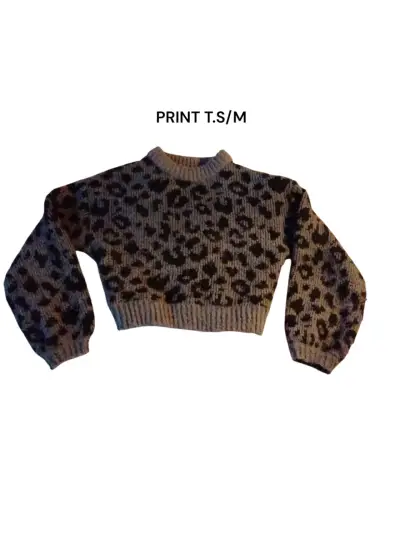 SUÉTERS CON ESTILO ANIMAL PRINT Y ESTRELLAS - miniatura 6