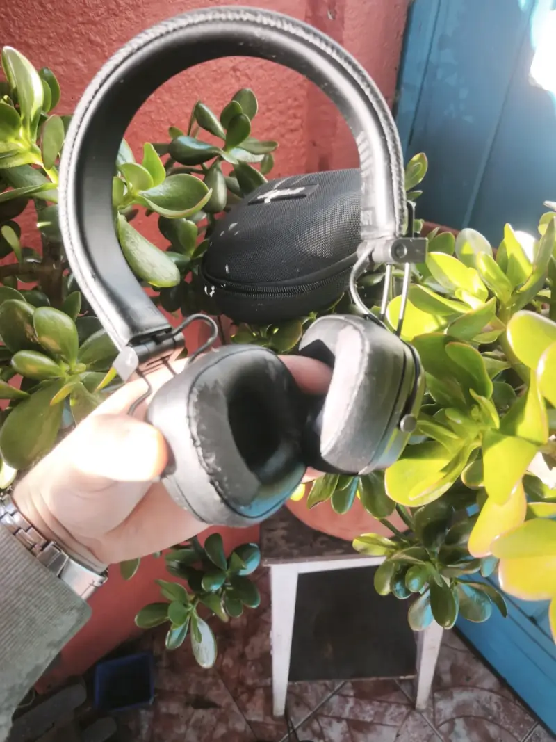 Auriculares Marshall con diseño clásico - 3