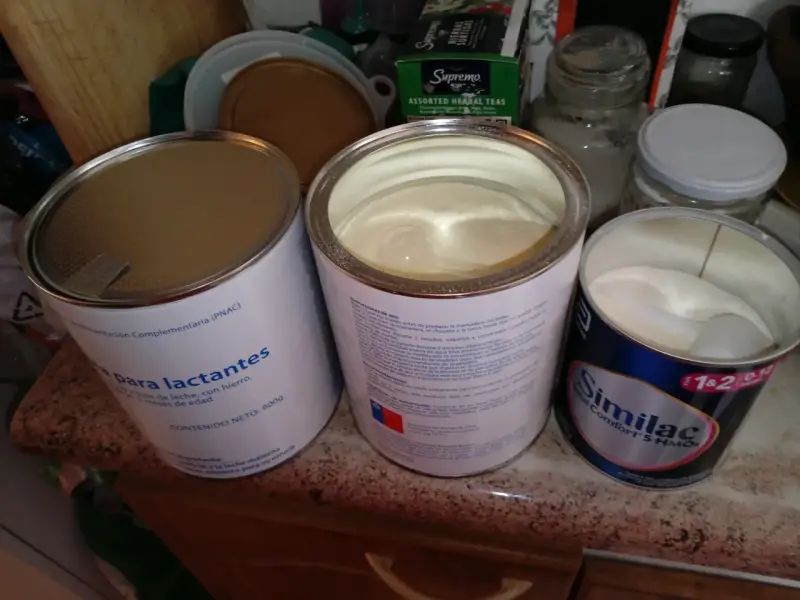 Leche en polvo para lactantes Similac y PNAC