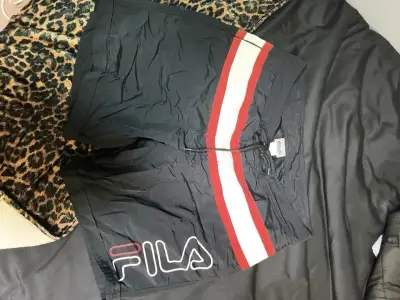 Shorts deportivos FILA negros con franjas - miniatura 1