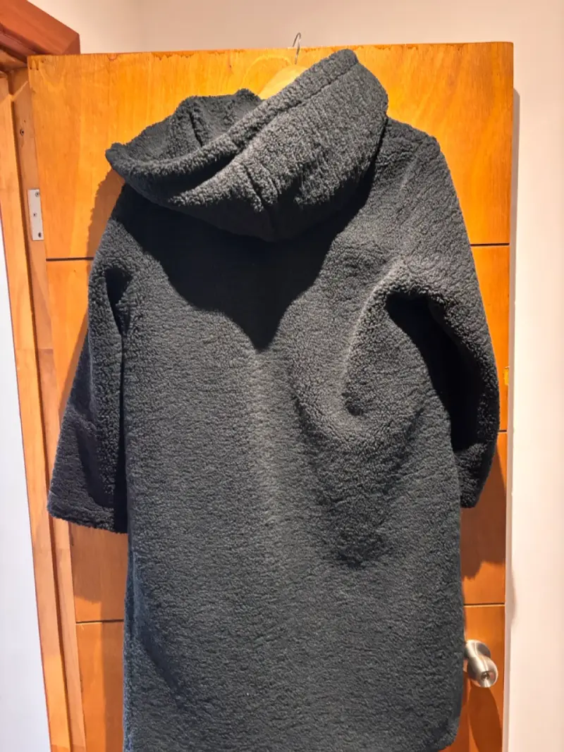 Abrigo de lana con capucha negro - 1