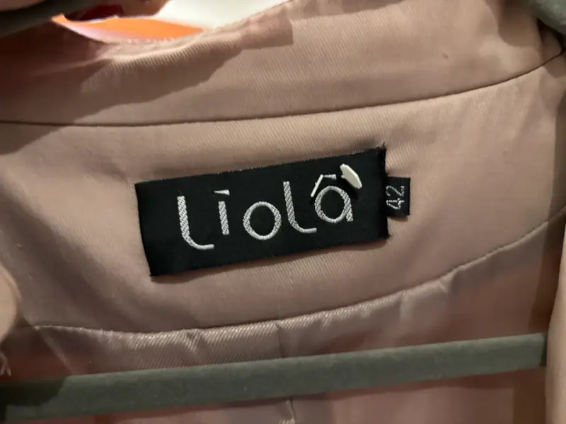 Blusa Liola talla 42 color beige - 1
