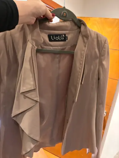 Blusa Liola talla 42 color beige - miniatura 3