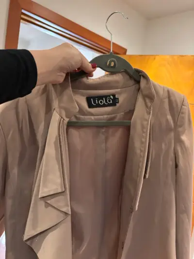 Blusa Liola talla 42 color beige - miniatura 4