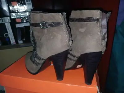 Botines de tacón alto marrones con hebillas - miniatura 3