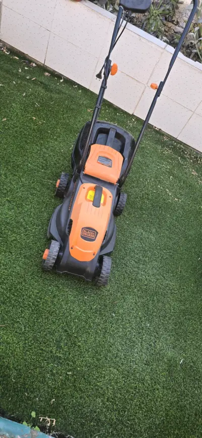Cortacésped Black+Decker eléctrico naranja - miniatura 1