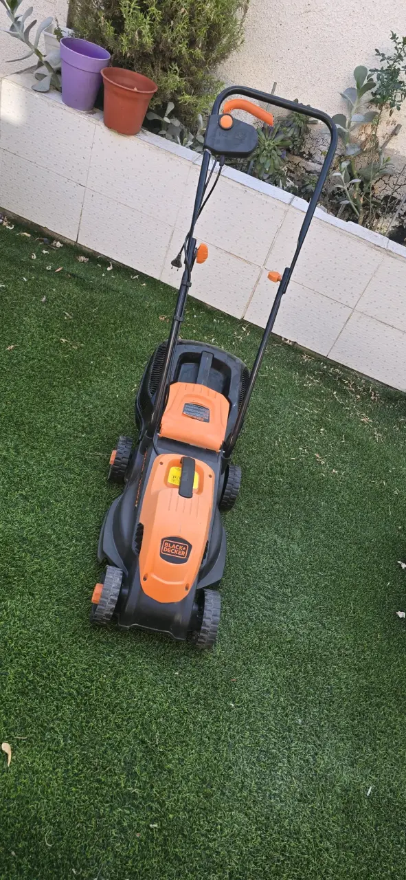 Cortacésped Black+Decker eléctrico naranja - 2