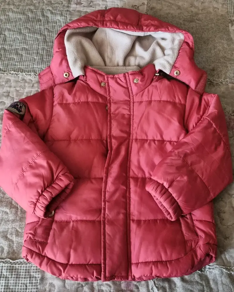 Parka roja con capucha, marca Yamp! talla 3 años - 1