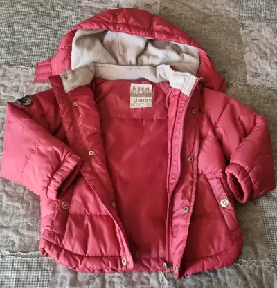 Parka roja con capucha, marca Yamp! talla 3 años - miniatura 3