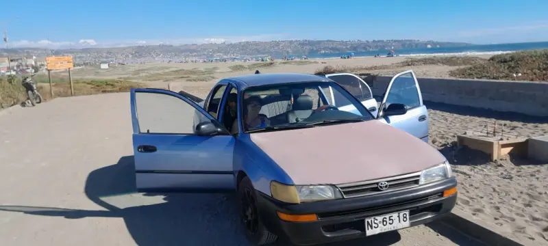 Auto Toyota Corolla usado en buen estado - 4
