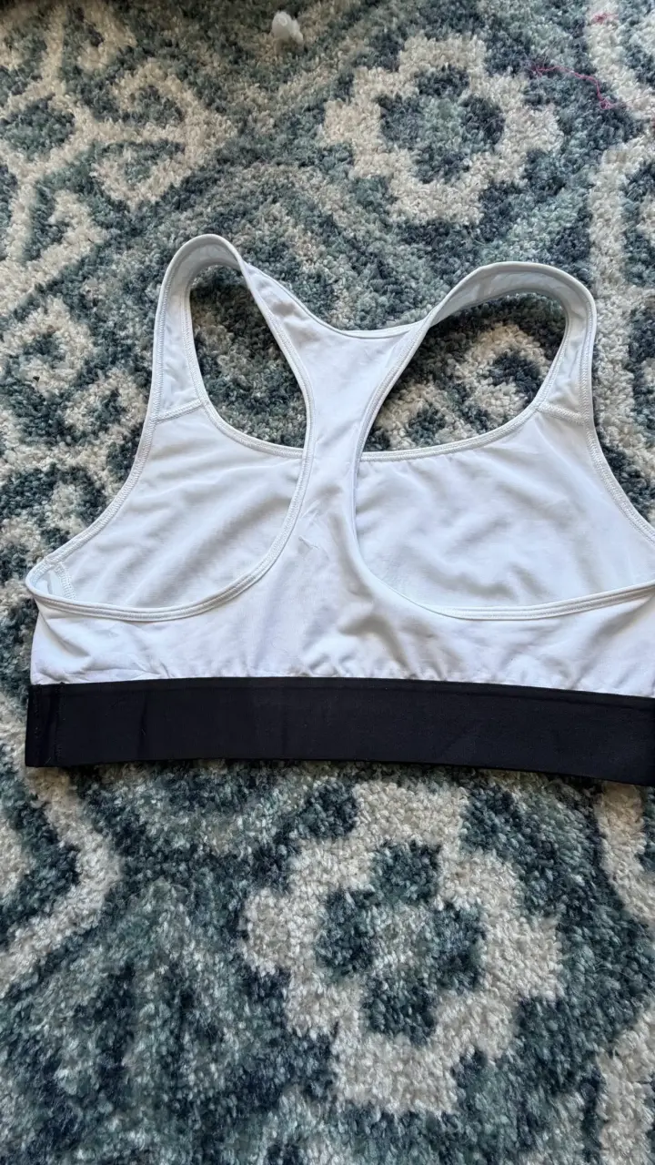 Top deportivo Victoria Sport blanco y negro - 2