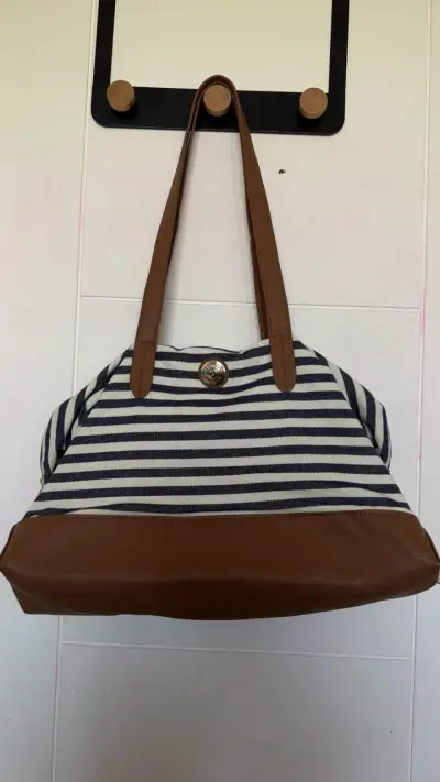 bolso Tommy Hilfiger diseño de rayas - miniatura 1