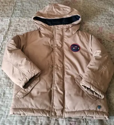 Parka infantil Mickey Mouse beige con capucha - miniatura 1