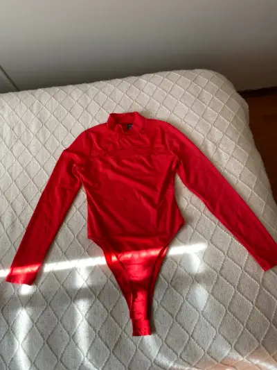 Body rojo de manga larga para mujer XS - miniatura 2