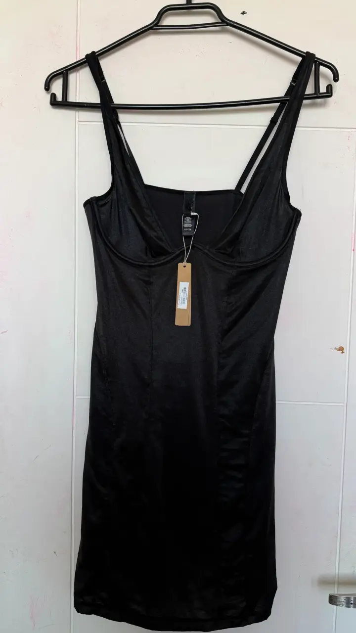 Minivestido negro Skims con etiqueta - 1