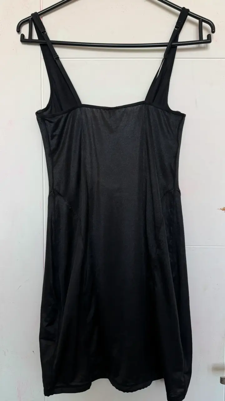 Minivestido negro Skims con etiqueta - 2