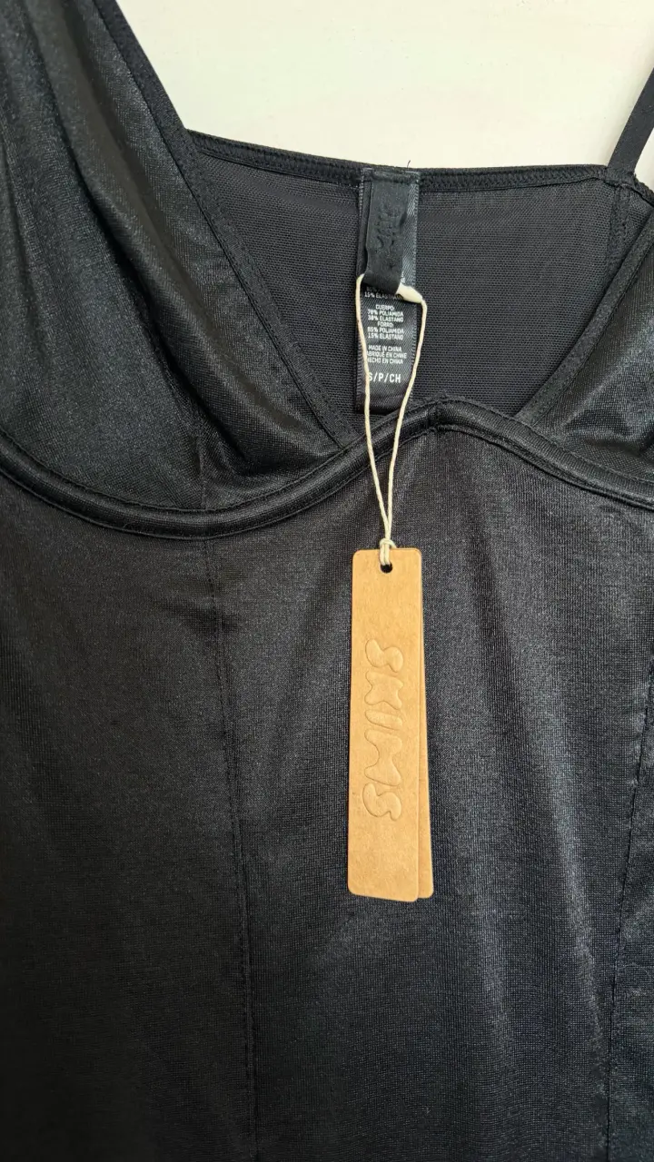 Minivestido negro Skims con etiqueta - 3