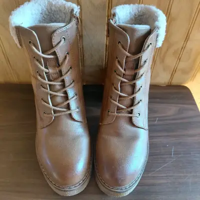 Botas cafe con forro de lana talla 36-37 - miniatura 2