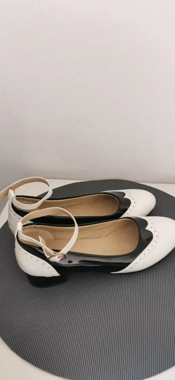 Zapatos planos Oxford bicolor taco bajo - 1