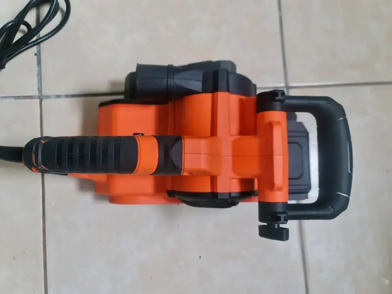 Lijadora de banda Black+Decker BEBS0900 - 2