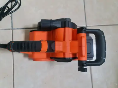 Lijadora de banda Black+Decker BEBS0900 - miniatura 2