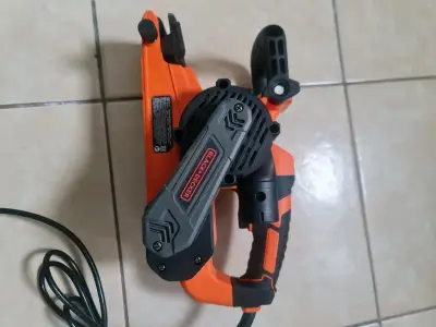 Lijadora de banda Black+Decker BEBS0900 - miniatura 3
