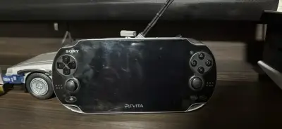 Consola portátil Sony PS Vita usada - miniatura 1
