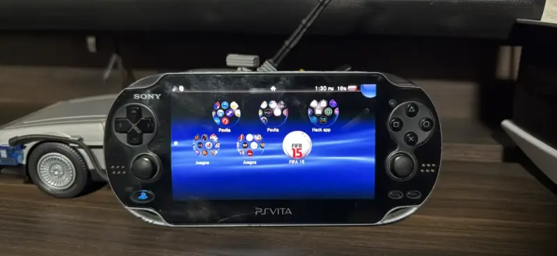 Consola portátil Sony PS Vita usada - 3