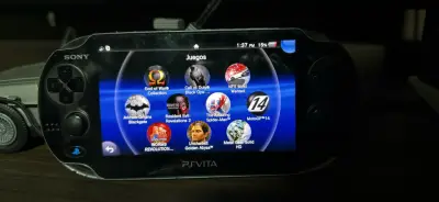 Consola portátil Sony PS Vita usada - miniatura 4