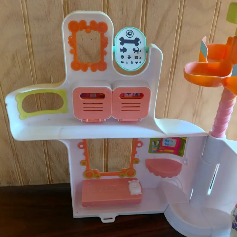 Casita de juguetes de LPS - 3