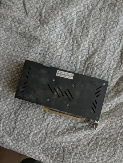 Tarjeta gráfica con doble ventilador - miniatura 3