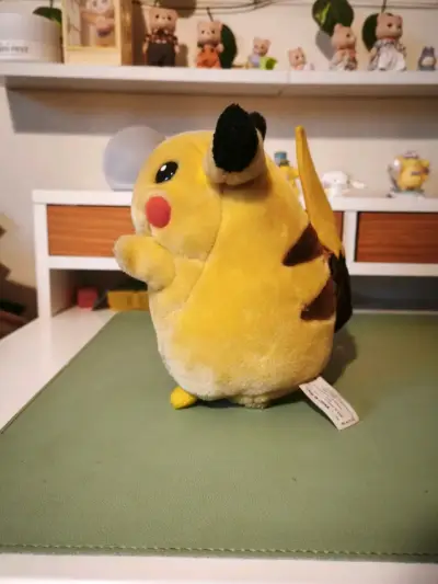 Peluche Pikachu 1998 - miniatura 2