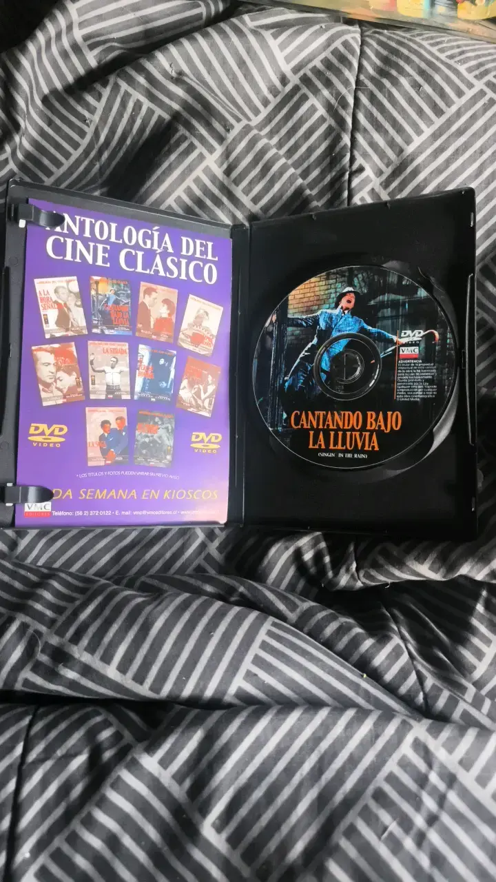 DVD Cantando Bajo la Lluvia clásico - 2